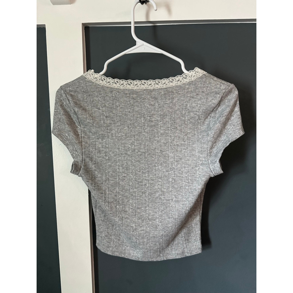 Women's Wild Fable Grey & White Lace Trim Short Sleeve Tee XS - Picture 3 of 4